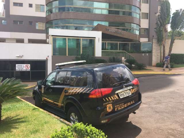 Fiscal fica &quot;presa&quot; em pr&eacute;dio de luxo que tinha vigia sem carteira assinada