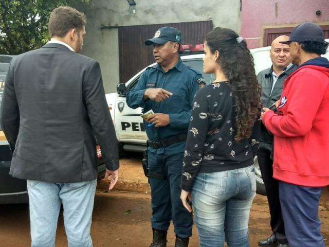 Uma semana ap&oacute;s morte de crian&ccedil;a, madrasta continua em delegacia
