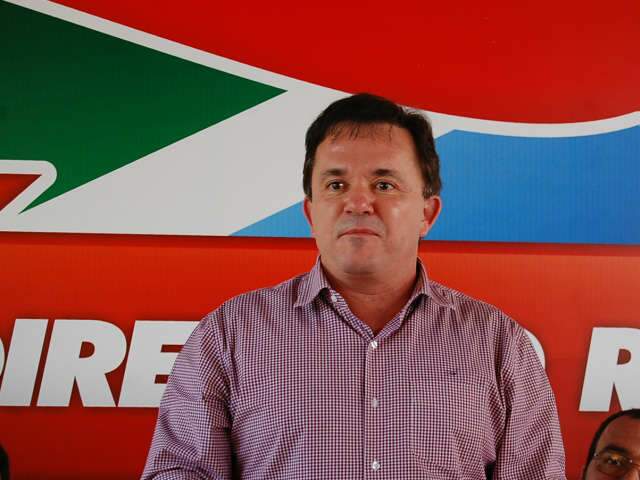  Vander apoia Delc&iacute;dio na ideia de fortalecer &ldquo;concorrentes&rdquo; da oposi&ccedil;&atilde;o