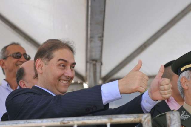 Bernal faz balan&ccedil;o de um ano e diz que &ldquo;estamos indo muito bem&rdquo;