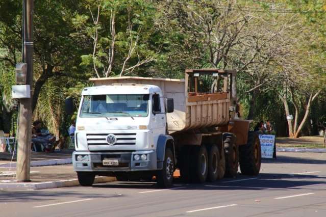 Justi&ccedil;a manda derrubar portarias de &ldquo;condom&iacute;nio de luxo&rdquo; para abrir rua 