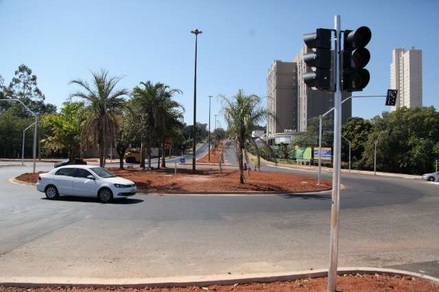 J&aacute; instalados, sem&aacute;foros na rotat&oacute;ria entram em opera&ccedil;&atilde;o no pr&oacute;ximo dia 16