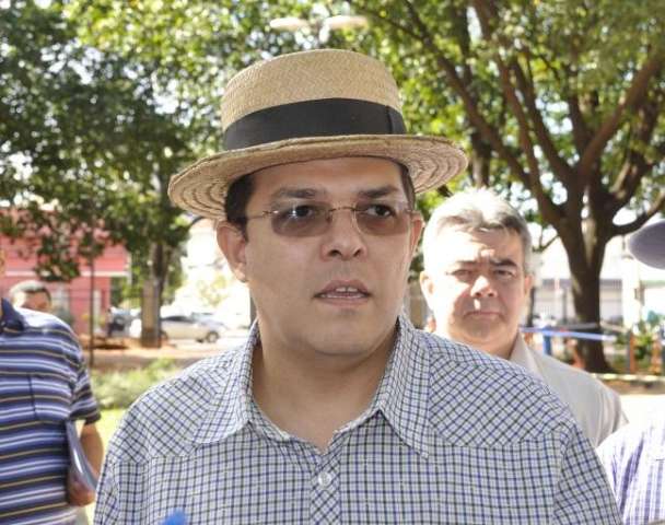 Prefeito fala de projeto para organizar o servi&ccedil;o de t&aacute;xi na Capital
