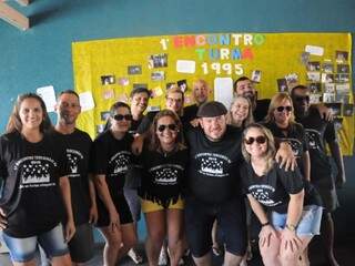 No almoço de domingo, 13 ex-alunos da Escola Estadual Sebastião Santana de Oliveira estavam presentes. (Foto: Paulo Francis)