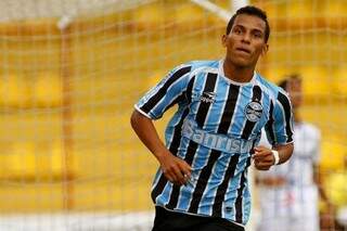 Calyson é destaque no time de juniores do Grêmio
(Foto: Rodrigo Coca / Estadão)