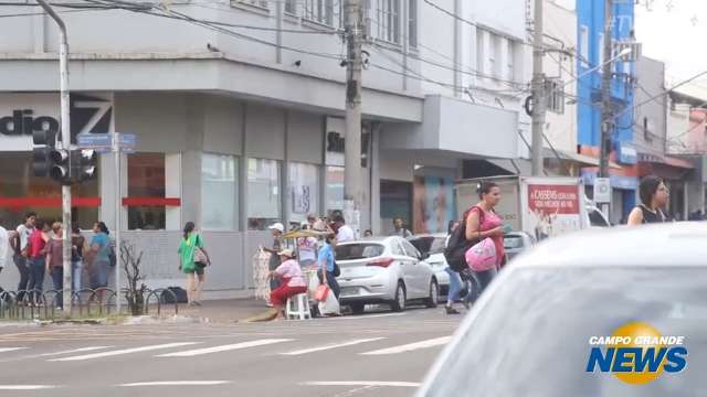 Ap&oacute;s quase acabar, hor&aacute;rio de ver&atilde;o segue como motivo de controv&eacute;rsia