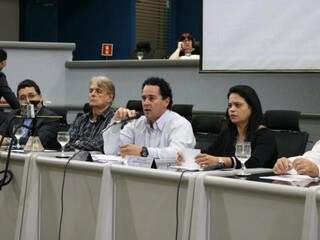 Audiência com secretário Valério Azambuja, e os vereadores Eduardo Cury (SD), Wellington Oliveira (PSDB), ao centro, e Dharleng Campos (PP), durante audiência (Foto: Divulgação)