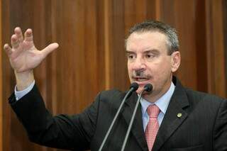 Paulo Corrêa lamenta a morte de jovem e diz que motorista que causou acidente estava bêbado. (Fotos: Assembleia Legislativa)