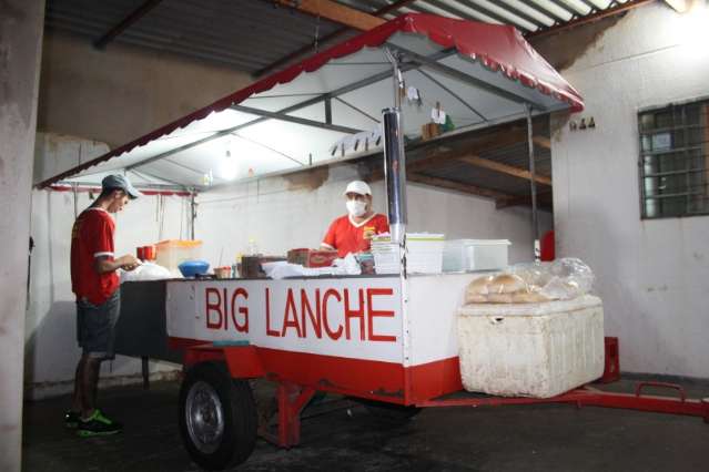 Mesmo com lanche em trailer na varanda, cliente no Jardim Panorama tem wi-fi