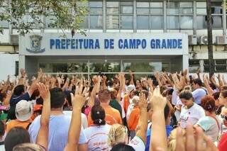 Servidores fizeram protestos em frente ao Paço Municipal no início deste ano (Foto: Fernando Antunes/Arquivo)