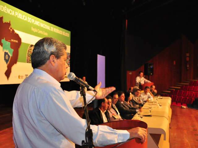  Governador quer trocar juros da d&iacute;vida com a Uni&atilde;o por qualidade de vida