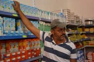 Preço do leite vem &quot;assustando&quot; o consumidor na Capital (Foto: Pedro Peralta/Arquivo)