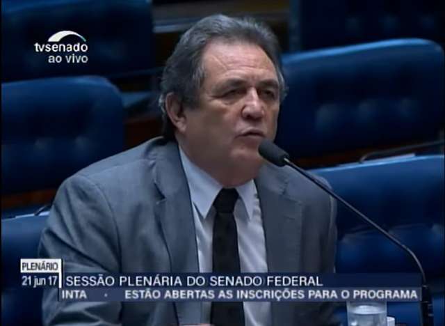 Em homenagem a ex-governador, senadora l&ecirc; reportagem do Campo Grande News