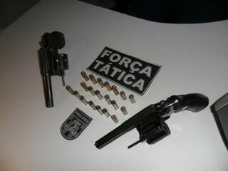 Armas e munições apreendidas. (Foto: Divulgação)