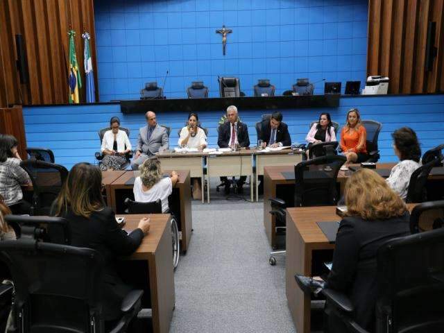 Em reuni&atilde;o, mulheres apresentam estrat&eacute;gias para combater feminic&iacute;dio