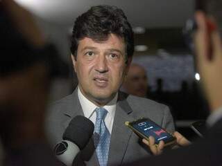 Deputado federal Luiz Henrique Mandetta (DEM-MS) em entrevista na Câmara dos Deputados (Foto: Agência Câmara)