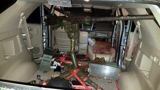 Metralhadora foi instalada em caminhonete para ataque a Rafaat e depois foi abandonada (Foto: Arquivo)