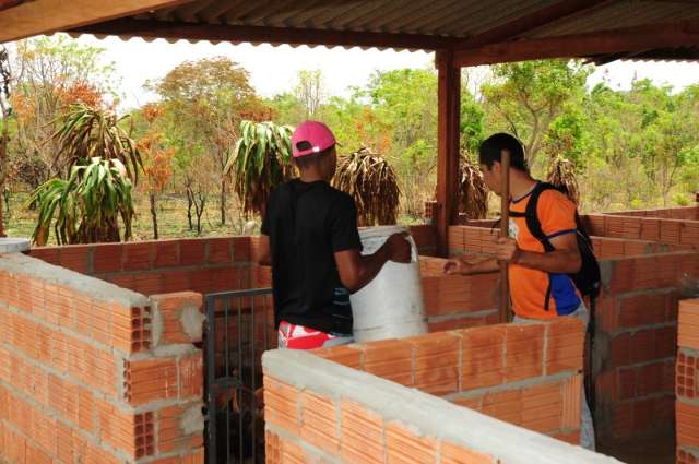 Ele chegou a roubar e matar por droga, mas quer mudar pelo filho