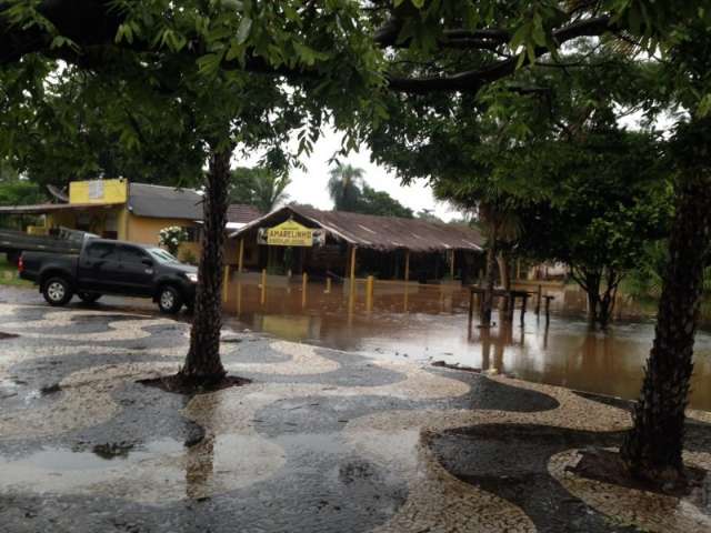 Chuva tira 190 pessoas de casa e 47 fam&iacute;lias j&aacute; est&atilde;o desabrigadas