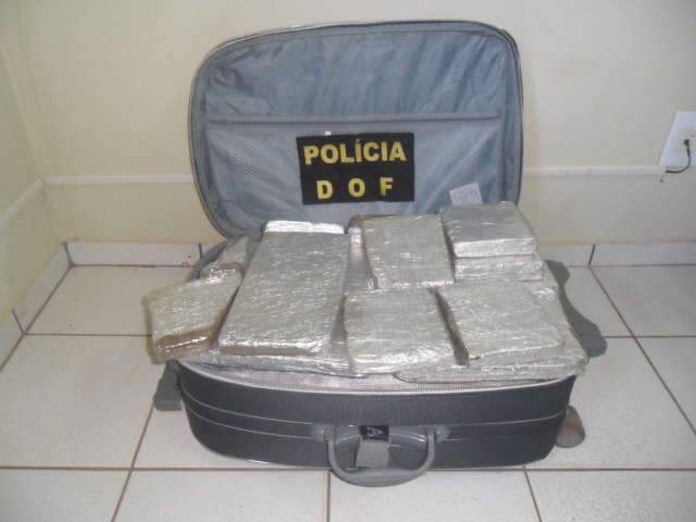  Homem &eacute; preso transportanto 30 quilos de maconha em &ocirc;nibus intermunicipal