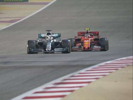 Perto de conquistar 1ª vitória, Leclerc faz boa corrida, mas Hamilton vence GP