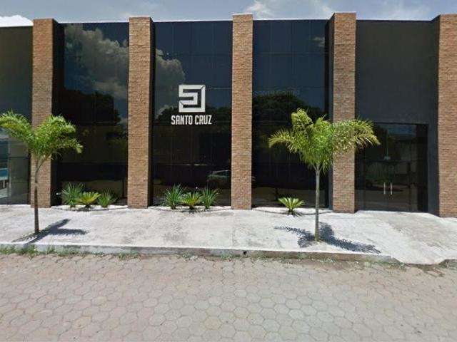 Adolescentes pulam muro para tomar banho de piscina e s&atilde;o agredidos 