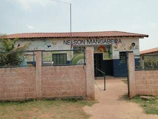 Fachada da escola Nelson Mangabeira