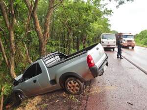  Chuva causa acidente na BR-262 e deixa uma pessoa ferida