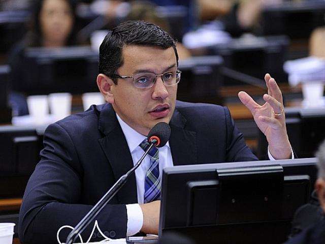Sem Barbosa, Elizeu acredita que PSB vai liberar diret&oacute;rios para alian&ccedil;as