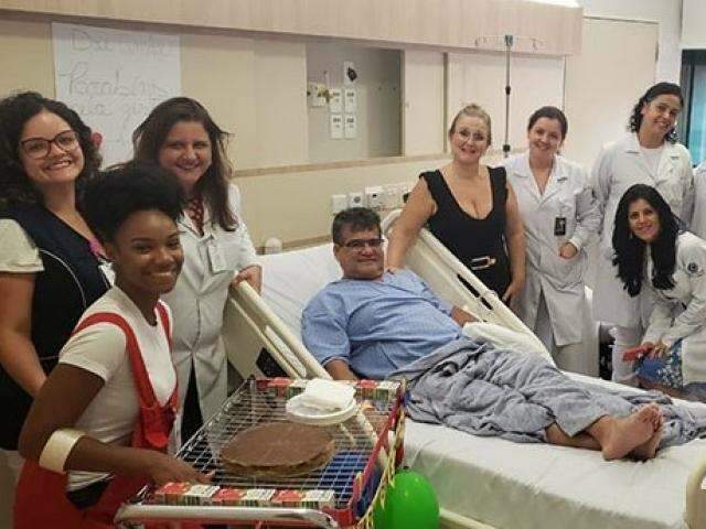 Quase t&atilde;o raro quanto ganhar na Mega, aposentado doou medula por 2 vezes