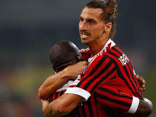 Ibrahimovic comemora primeiro gol do Milan após cruzamento de Seedorf. (Foto: Agência Reuters)