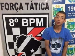 Gabriel de Souza Campos, conhecido como Biel, de 21 anos, quando foi preso em agosto (Foto: Jornal da Nova)