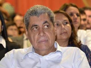 Governador André Puccinelli diz que Osmar Jerônymo só deve sair do secretariado em 2014. (Foto: Minamar Junior)