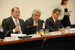 Presidente do Banco Central, Alexandre Tombini, e senador Delcídio do Amaral (PT) participaram de audiência pública nesta quinta-feira (Foto: divulgação)