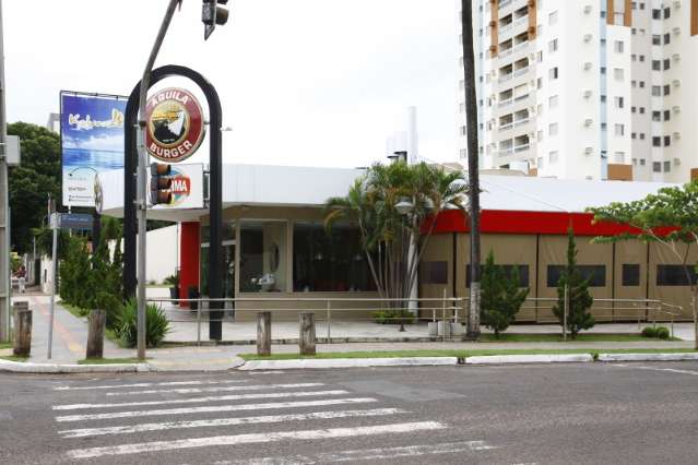 Com tiros e arrast&atilde;o, assalto rompeu tranquilidade de bairro, diz v&iacute;tima