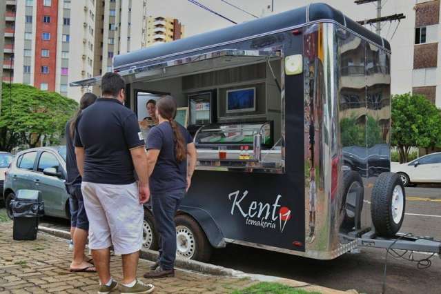 Com temakis at&eacute; doces, food truck de Santa Catarina estaciona em Campo Grande