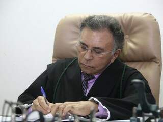 Juiz Odilon de Oliveira ao decretar a prisão preventiva de Cesare Battisti nesta sexta-feira (Foto: Marcos Ermínio/Arquivo)