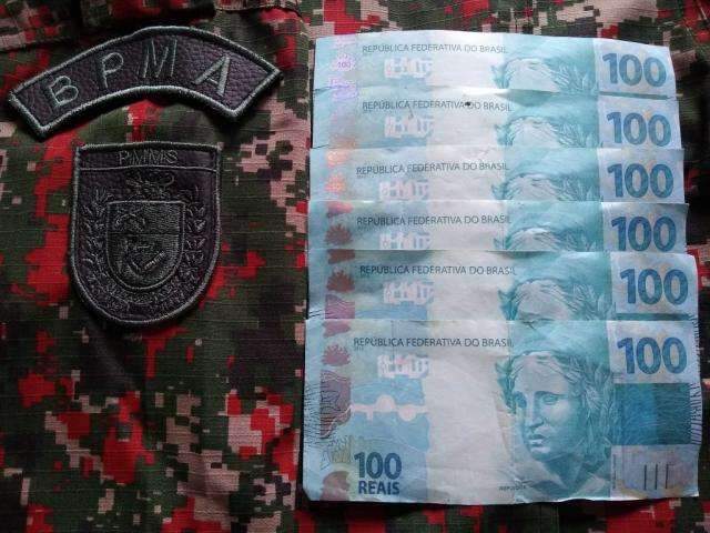 Homens s&atilde;o presos com notas falsas de R$ 100 a caminho de cidade de MS