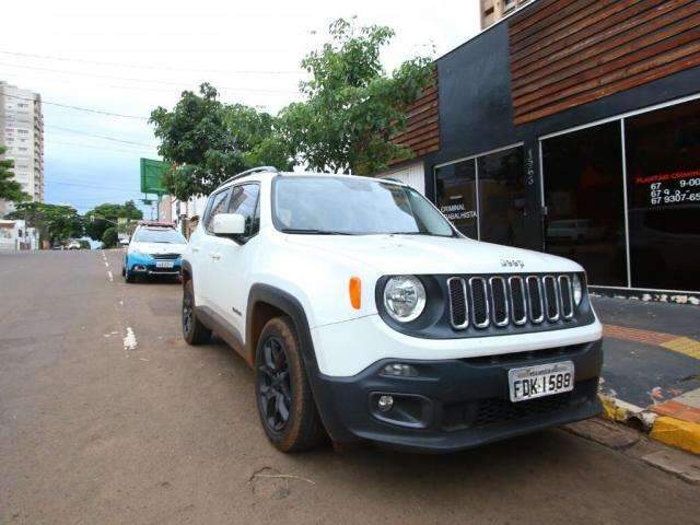  Jeep roubado em frente &agrave; escola &eacute; recuperado e adolescente apreendido 
