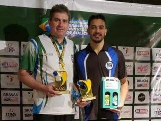 Mário Testa e Rodrigo Marques no pódio do Brasileiro de boliche (Foto: Divulgação)