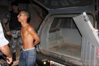 Ladrão foi preso após ser atropelado por moto e agredido por populares (Foto: Jornal da Nova)