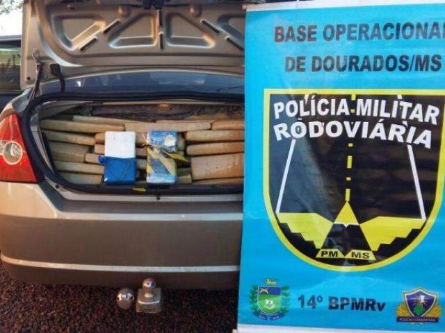PRE apreende 615 kg de maconha e 2 kg de coca&iacute;na ap&oacute;s persegui&ccedil;&atilde;o em rodovia