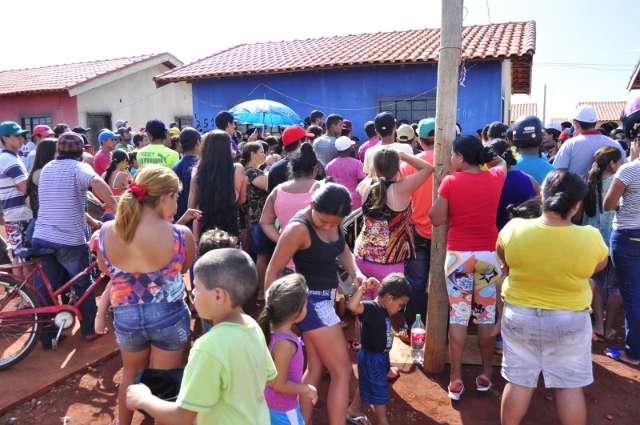 Duas semanas depois, Justi&ccedil;a notifica fam&iacute;lias sobre ordem de despejo