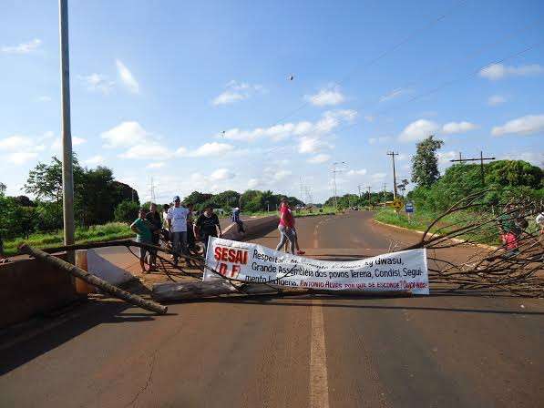 &Iacute;ndios e servidores fecham MS-156 pelo 2&ordm; dia por melhorias na sa&uacute;de