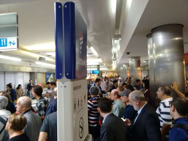 Fechado h&aacute; cinco horas, aeroporto da Capital tem seis voos cancelados