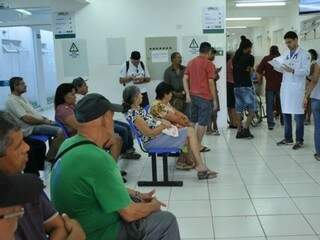 Recepção da UPA do Jardim Leblon, onde pacientes amargam longas esperas por médicos (Foto: Arquivo)