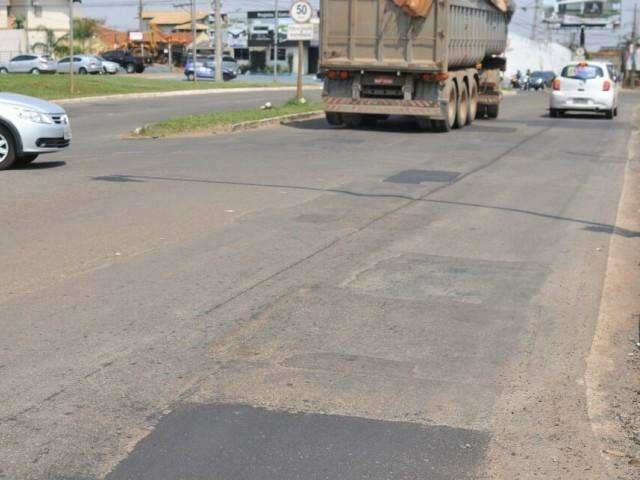 Recapear trecho com problema cr&ocirc;nico de buracos custar&aacute; R$ 3,2 milh&otilde;es