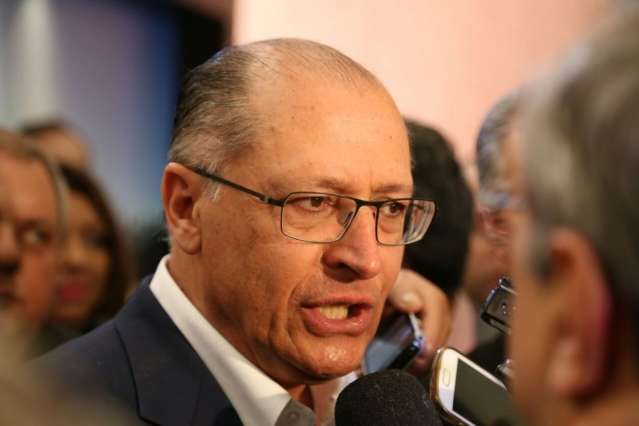 Alckmin diz que PT est&aacute; no fundo do po&ccedil;o e que tarefa &eacute; salvar pa&iacute;s