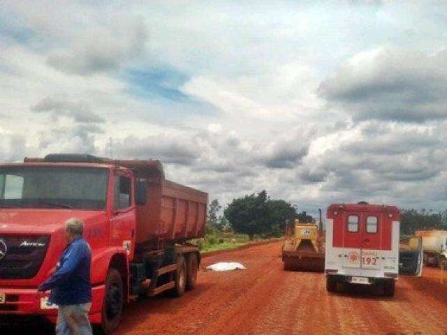 Homem morre atropelado por caminh&atilde;o em acidente de trabalho