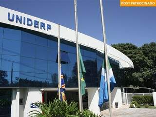 Uniderp matriz fica na Avenida Ceará, 333, bairro Miguel Couto. (Foto: Divulgação)